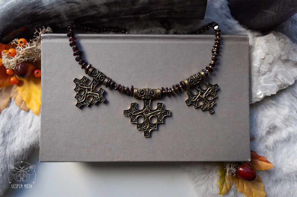 Hiddensee Collier (Garnet)