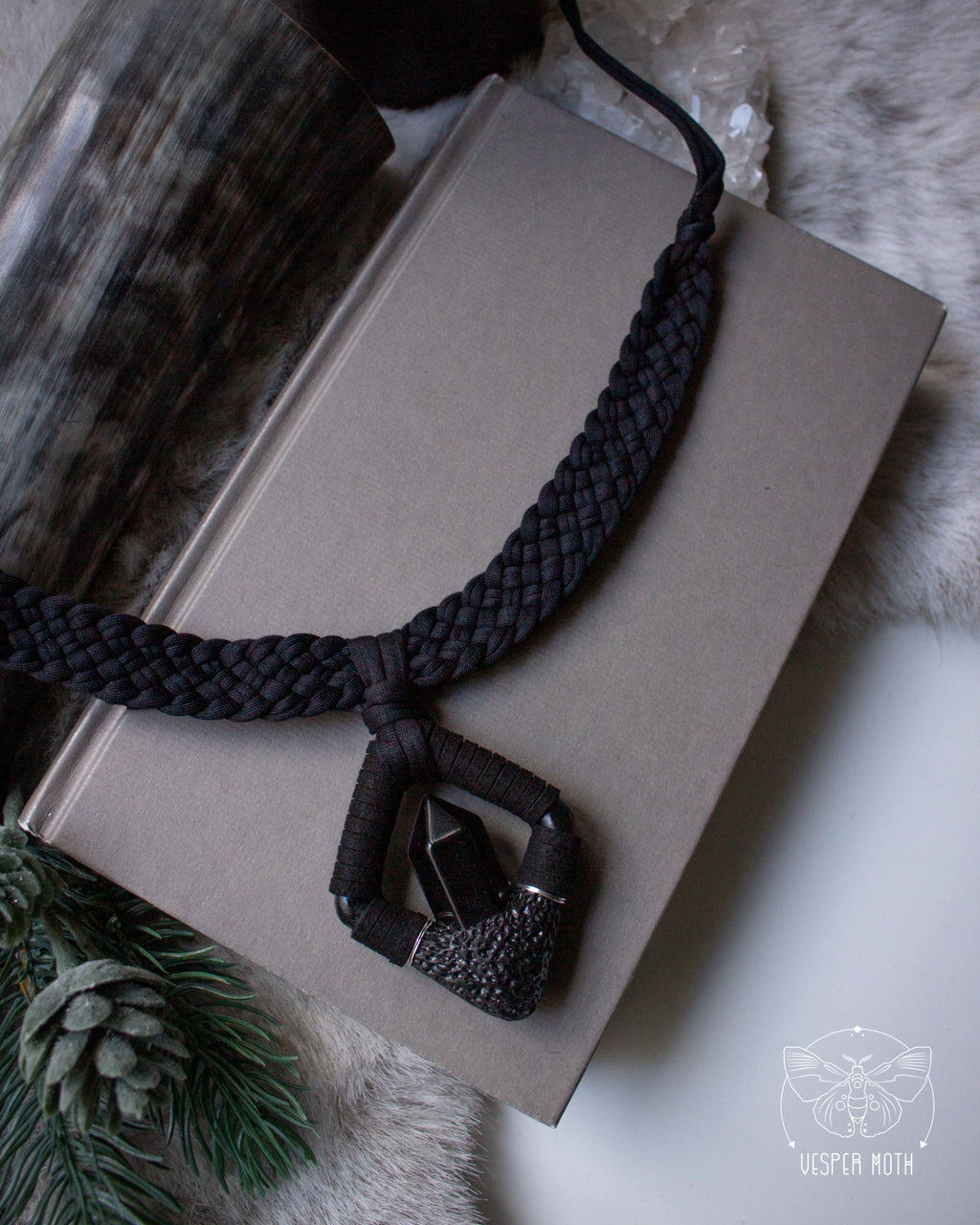 Fágamen Necklace